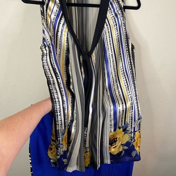 WHBM Pair of Pencil Skirts Sz 6 - Picture 9 of 9